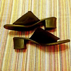 Size 10 Vintage Fanfares Slide on shoes